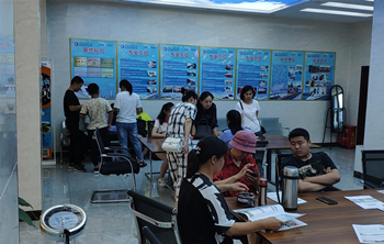 石家莊鐵路學(xué)校2019年報(bào)名現(xiàn)場(chǎng) 校園環(huán)境 第1張